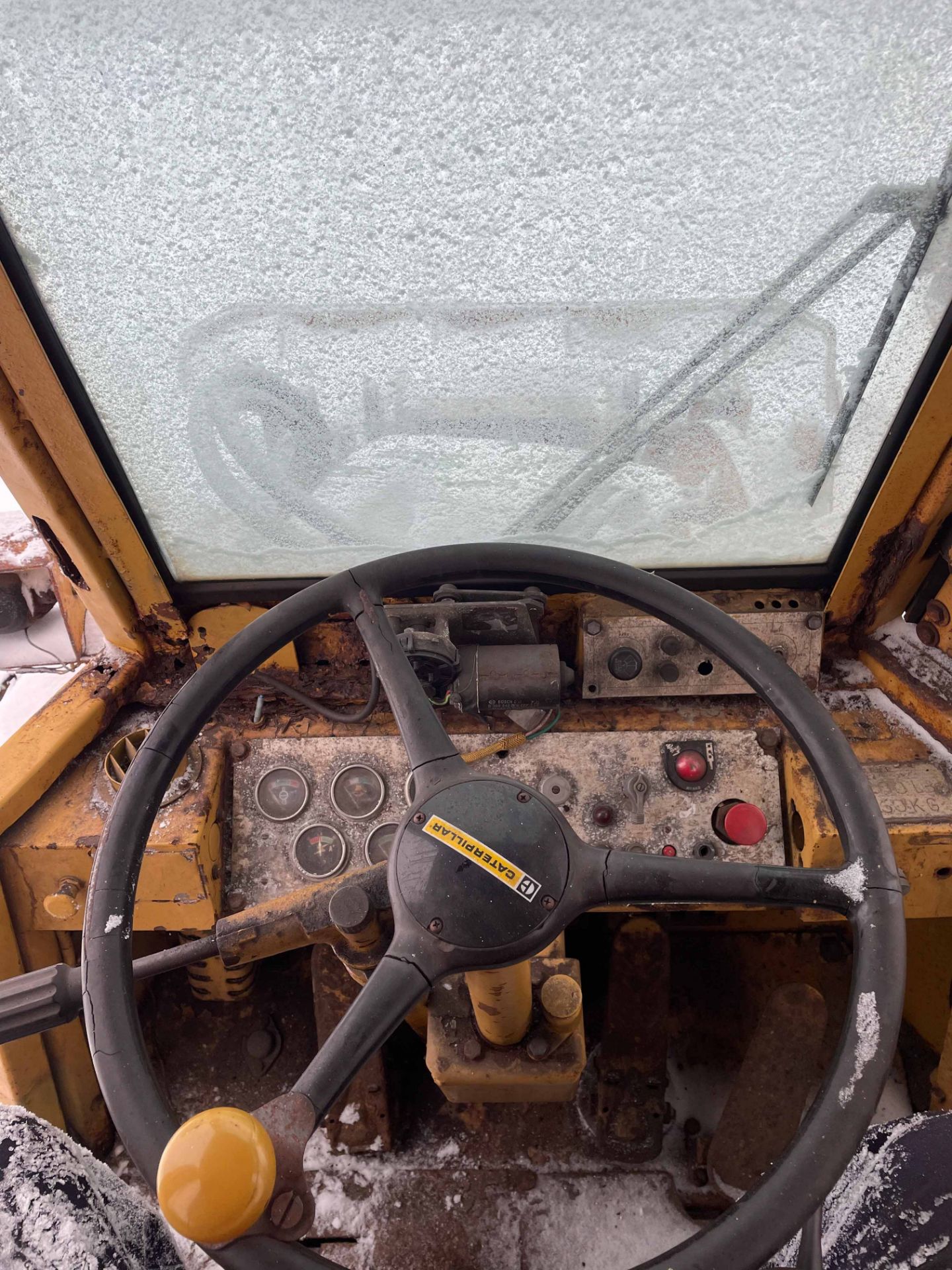 CATERPILLAR 920 COMPACT WHEEL LOADER WITH 29,519 LB. CAPACITY (MAX. TIPPING WEIGHT), 1 YRD 3 BUCKET, - Image 8 of 9