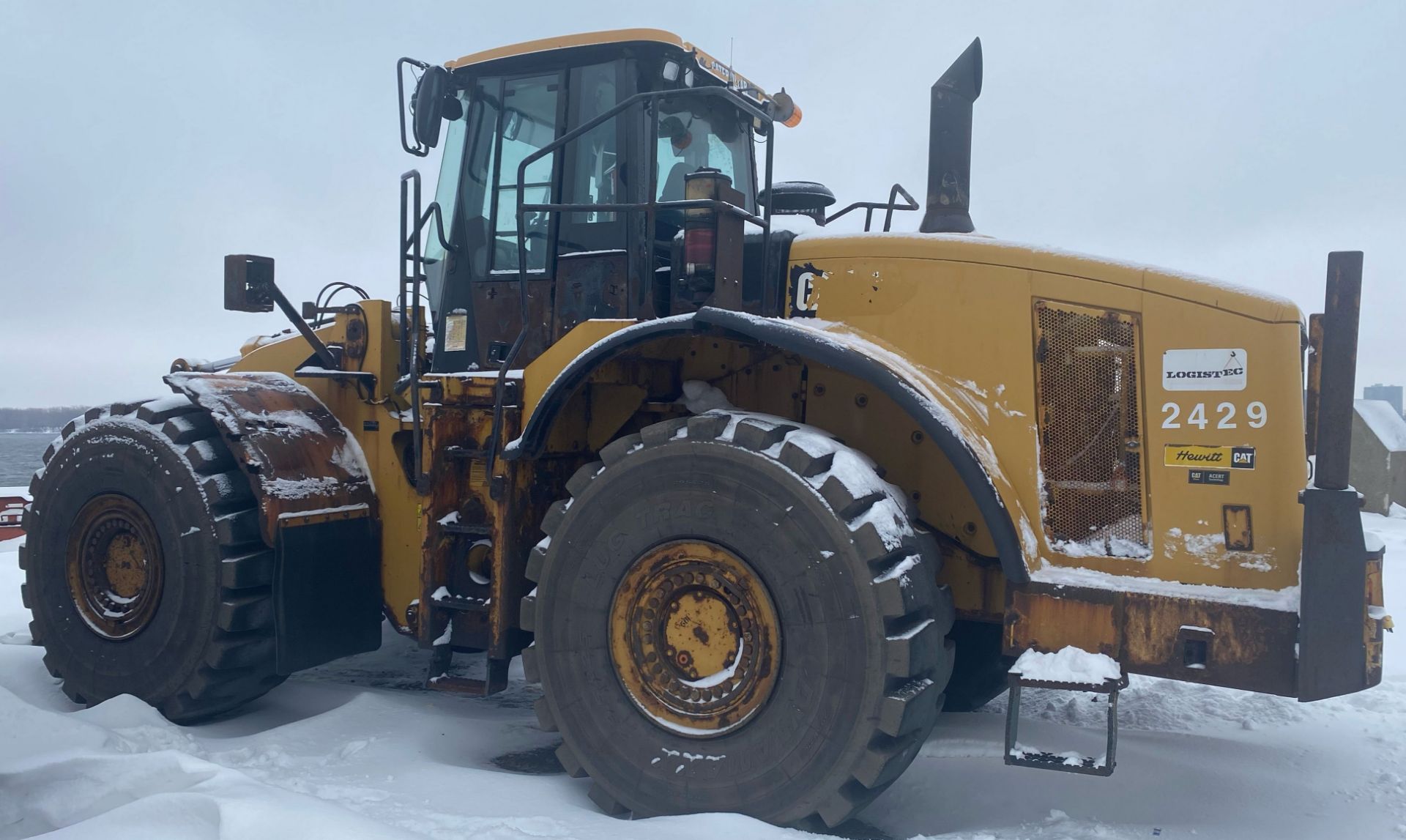 CATERPILLAR 980H (2011) FRONT END ARTICULATING WHEEL LOADER WITH 45,812 LB. CAPACITY (MAX. TIPPING - Image 3 of 10