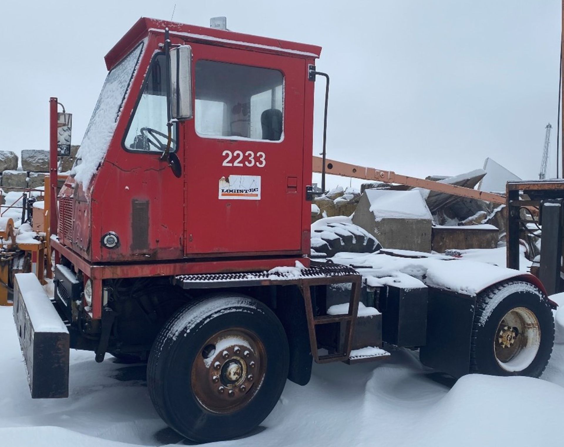 OTTAWA YT50 4X2 YARD TRACTOR WITH DETROIT DIESEL 8.2L DIESEL ENGINE, 70,000 LB. 5TH WHEEL PLATE