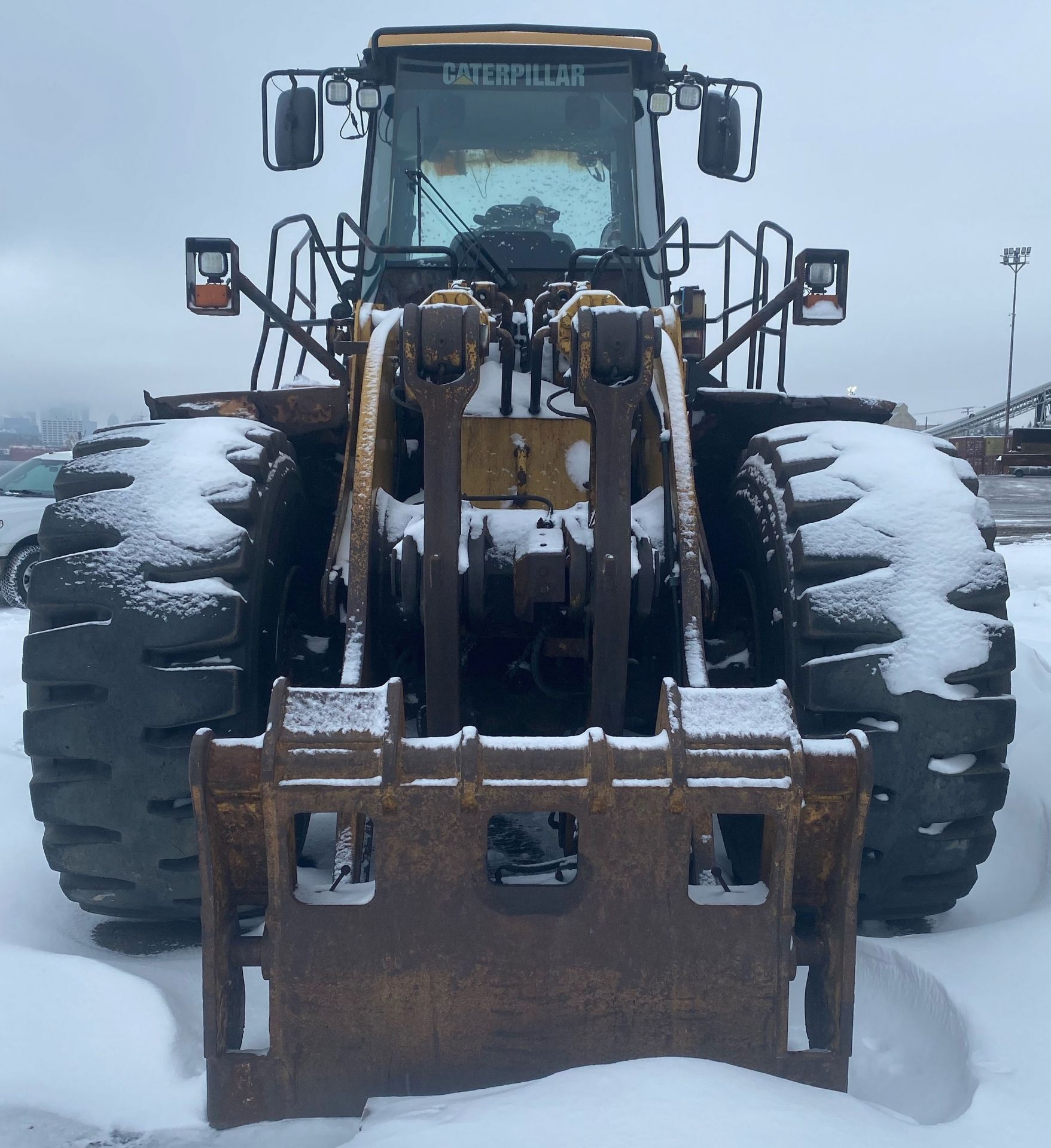 CATERPILLAR 980H (2011) FRONT END ARTICULATING WHEEL LOADER WITH 45,812 LB. CAPACITY (MAX. TIPPING - Image 5 of 10