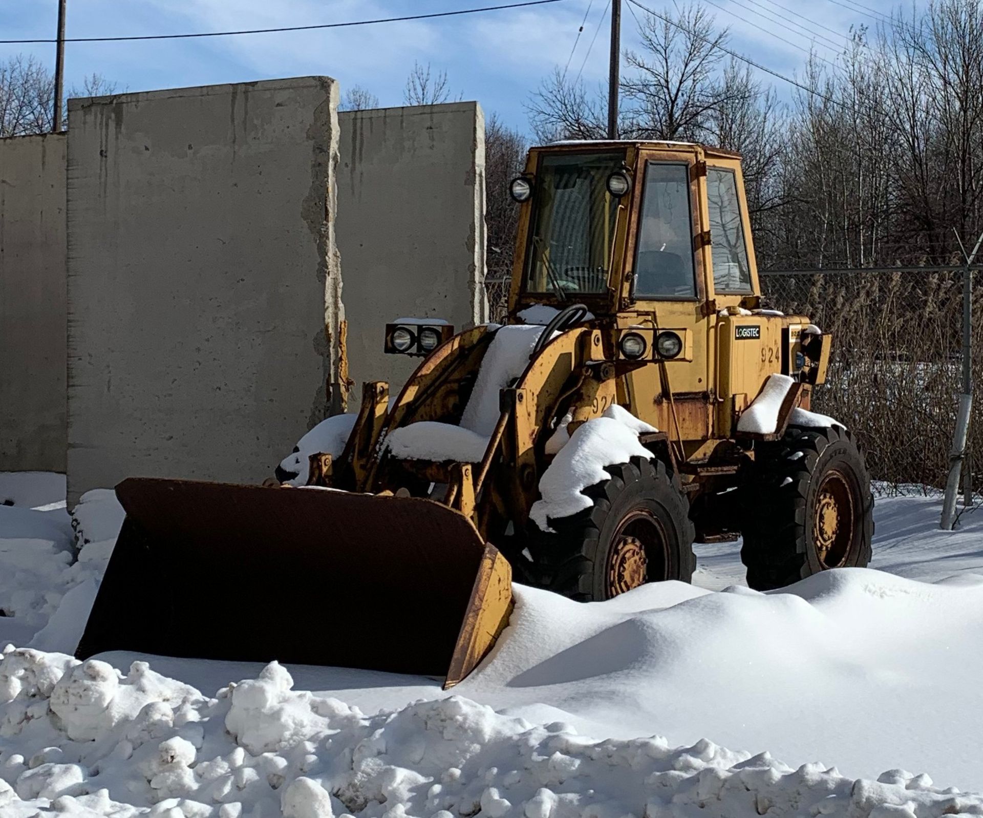 CATERPILLAR 920 COMPACT WHEEL LOADER WITH 29,519 LB. CAPACITY (MAX. TIPPING WEIGHT), 1 YRD 3 BUCKET,