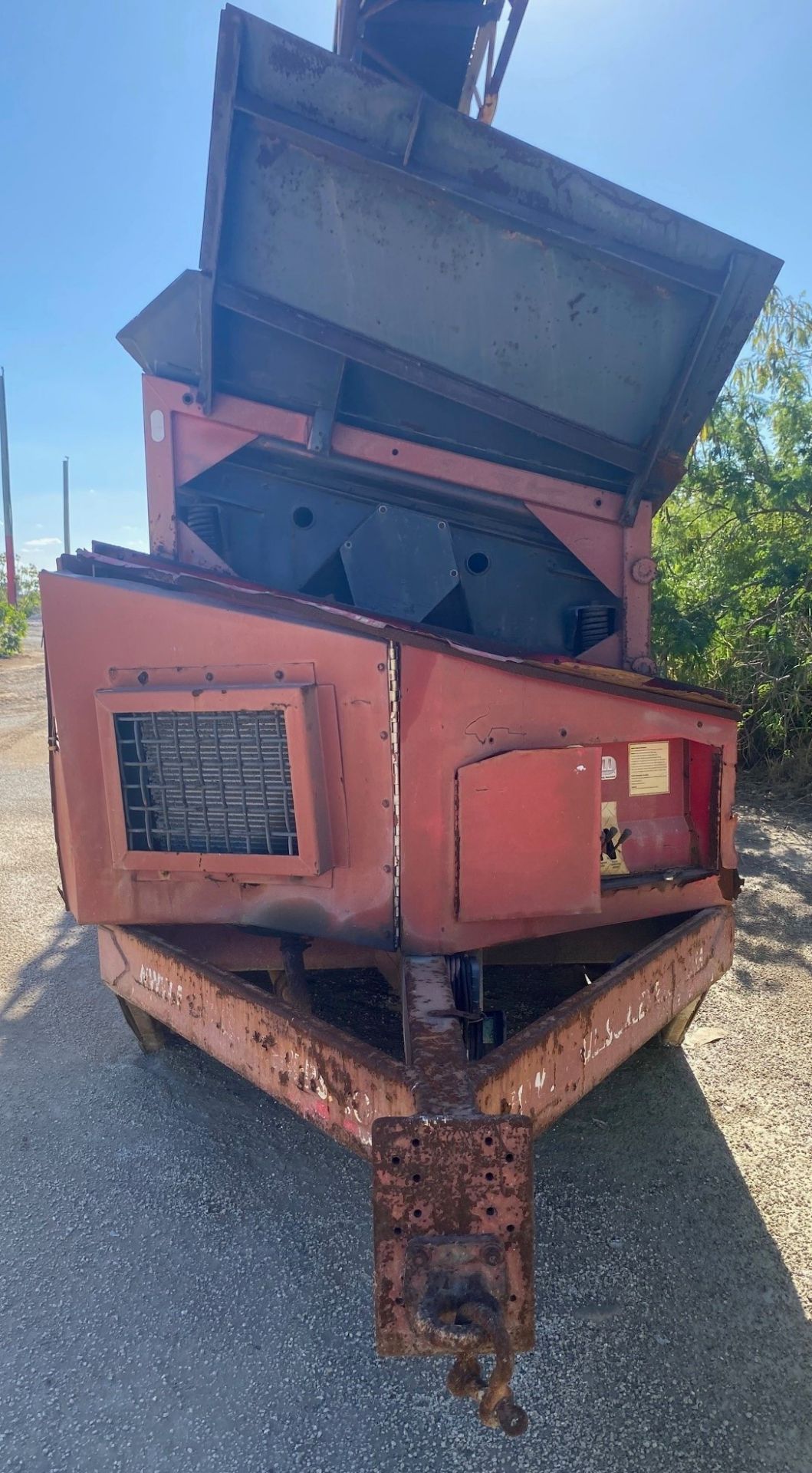 PITBULL (2013) 2300 TOPSOIL SCREENER WITH 20' STACKING CONVEYOR, 2 TIER SHAKER TABLE, 42 SQ/FT - Image 3 of 3