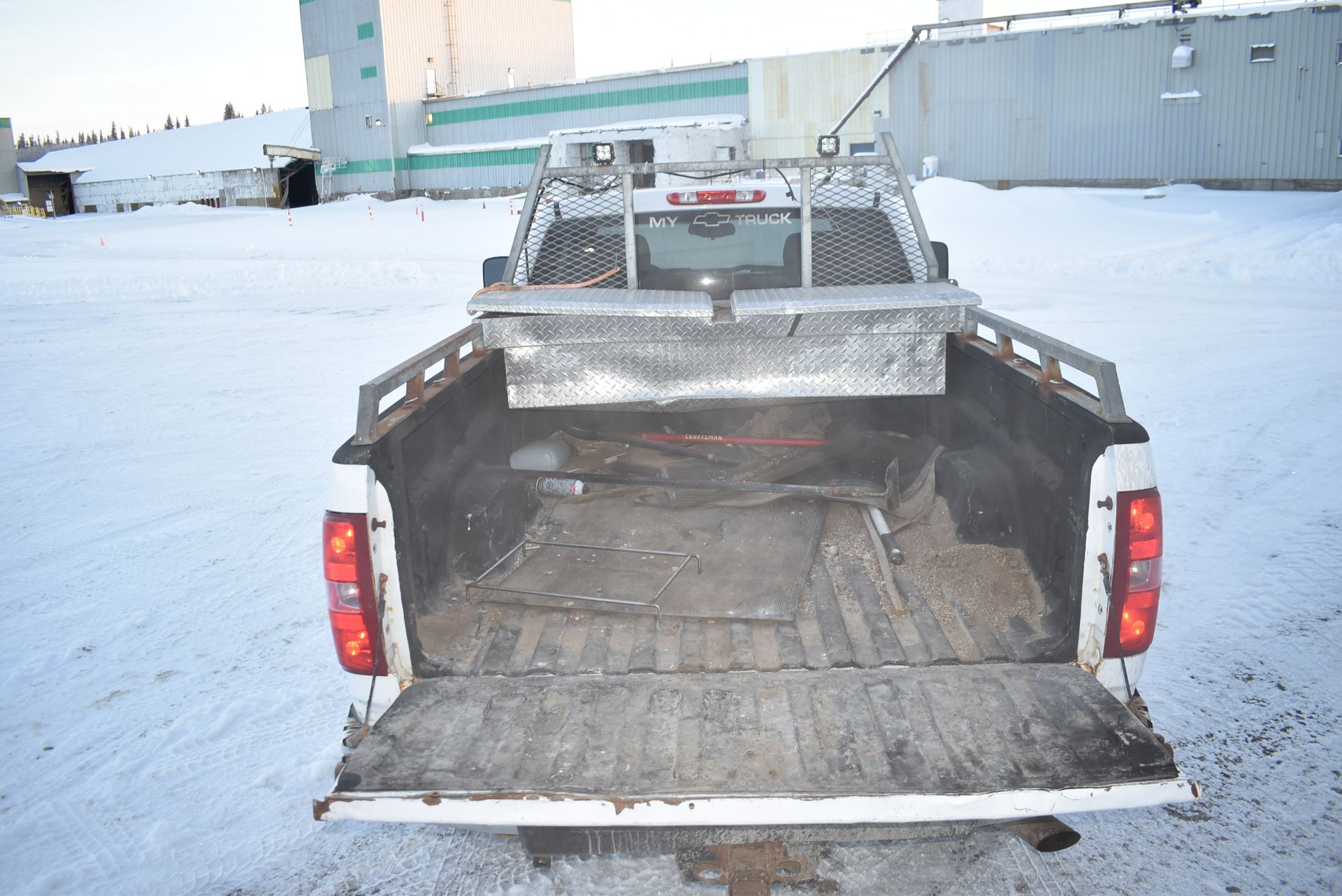 CHEVROLET (2012) 2500 HD SILVERADO EXTENDED CAB 4X4 PICKUP TRUCK WITH 195372KMS (AT TIME OF LISTING) - Image 6 of 16