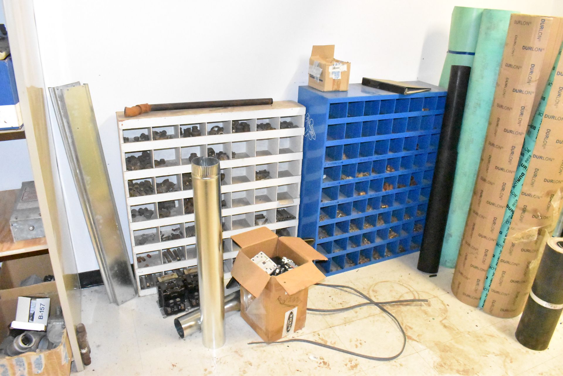 LOT/ CONTENTS OF ROOM CONSISTING OF VALVES, PIPING SUPPLIES, HARDWARE AND SHELVING [RIGGING FEE - Image 5 of 11