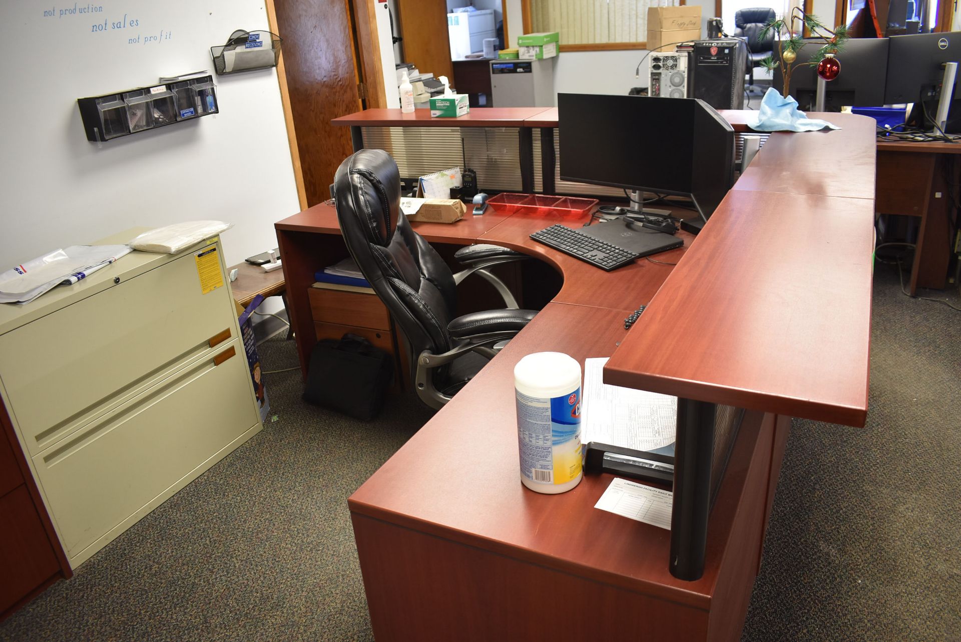 LOT/ RECEPTION DESK WITH CABINETS AND MONITORS [RIGGING FEE FOR LOT #560 - $120 CAD PLUS - Image 2 of 3