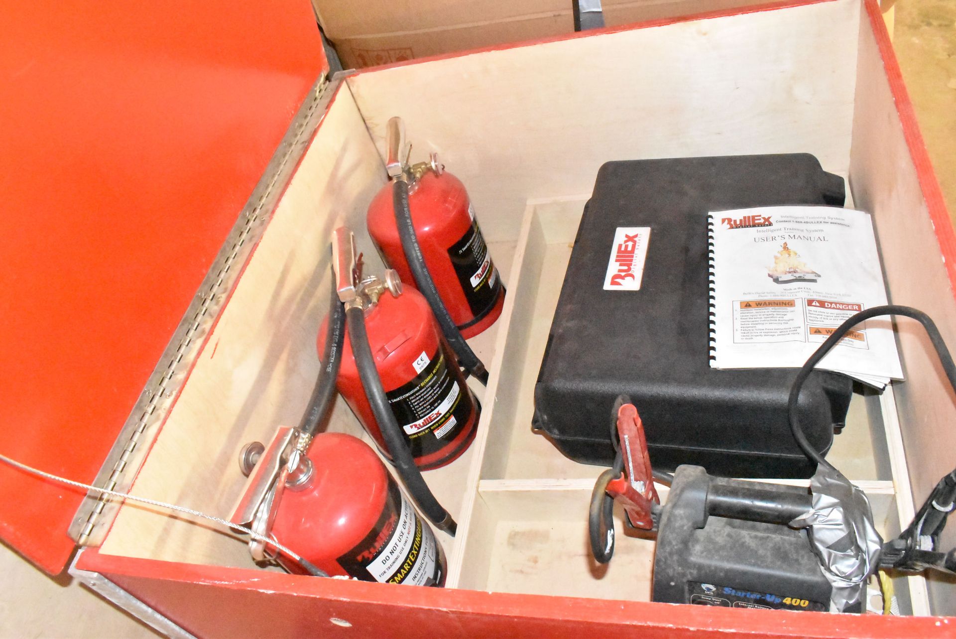 LOT/ CONTENTS OF SHELF CONSISTING OF BUTT WELD PIPE FITTINGS, IMPELLER AND FIRE EXTINGUISHING - Image 4 of 5