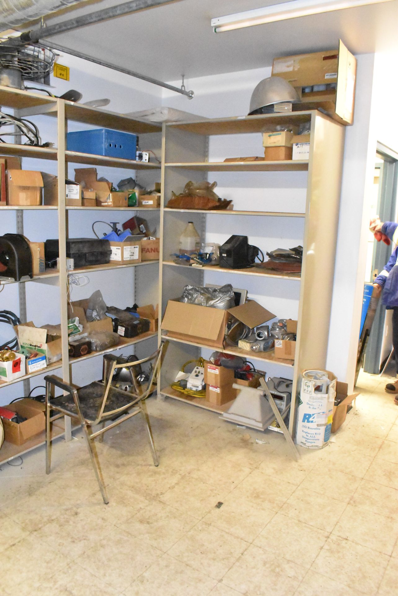 LOT/ CONTENTS OF ROOM CONSISTING OF VALVES, PIPING SUPPLIES, HARDWARE AND SHELVING [RIGGING FEE - Image 10 of 11