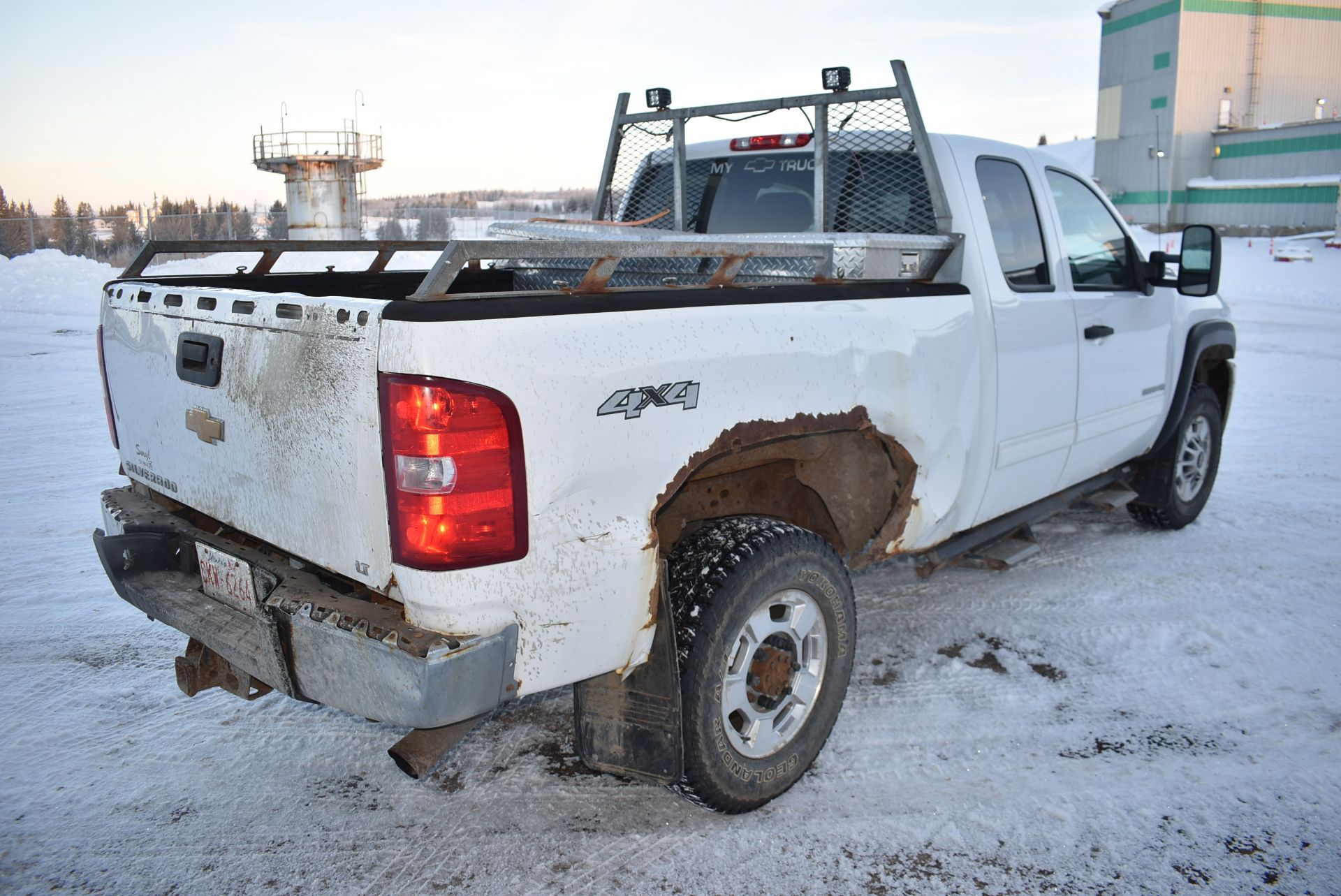 CHEVROLET (2012) 2500 HD SILVERADO EXTENDED CAB 4X4 PICKUP TRUCK WITH 195372KMS (AT TIME OF LISTING) - Image 4 of 16