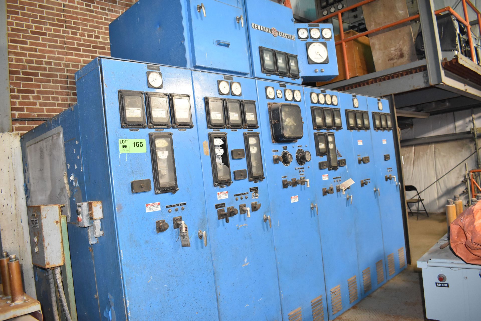 LOT/ CONTENTS OF ROOM CONSISTING OF GENERAL ELECTRIC CONTROL PANEL, MAGNEBLAST 4160 VOLT CIRCUIT - Image 6 of 14