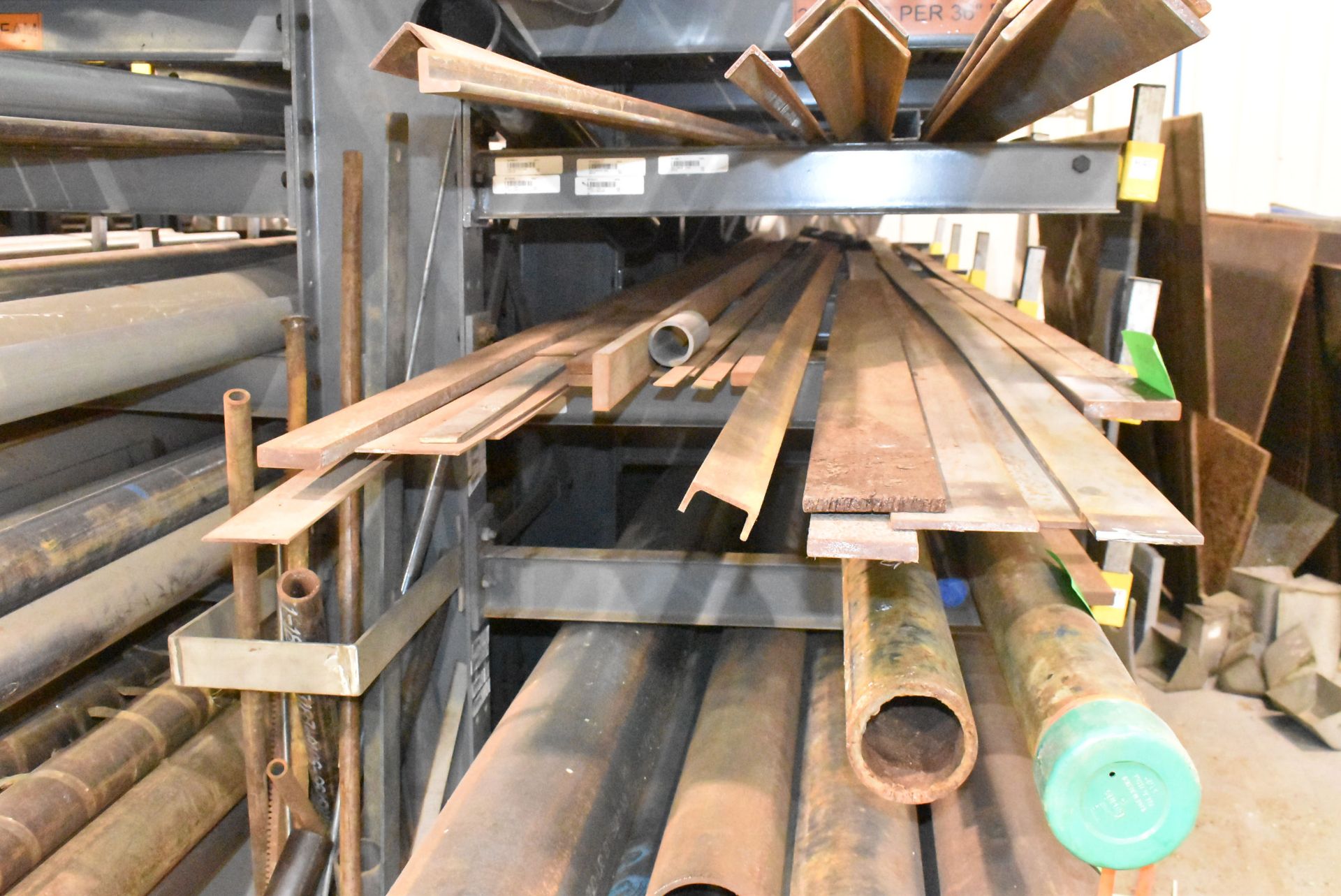 LOT/ CONTENTS OF RACK FERROUS AND NON FERROUS MATERIALS [RIGGING FEE FOR LOT #298 - $120 CAD PLUS - Image 2 of 2