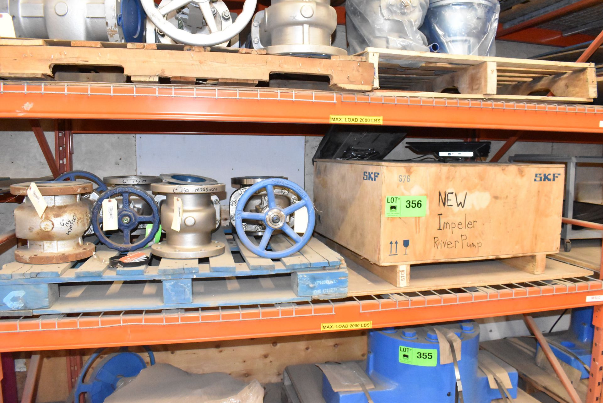 LOT/ CONTENTS OF SHELF CONSISTING OF RIVER PUMP IMPELLER AND 6" VALVES (CI) [RIGGING FEE FOR LOT #