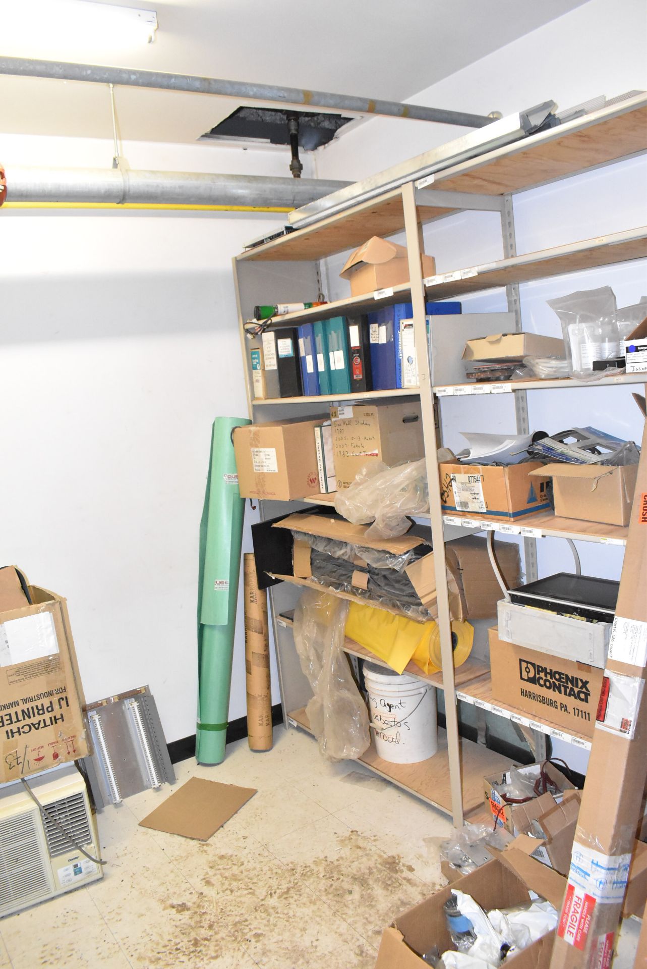 LOT/ CONTENTS OF ROOM CONSISTING OF VALVES, PIPING SUPPLIES, HARDWARE AND SHELVING [RIGGING FEE - Image 7 of 11