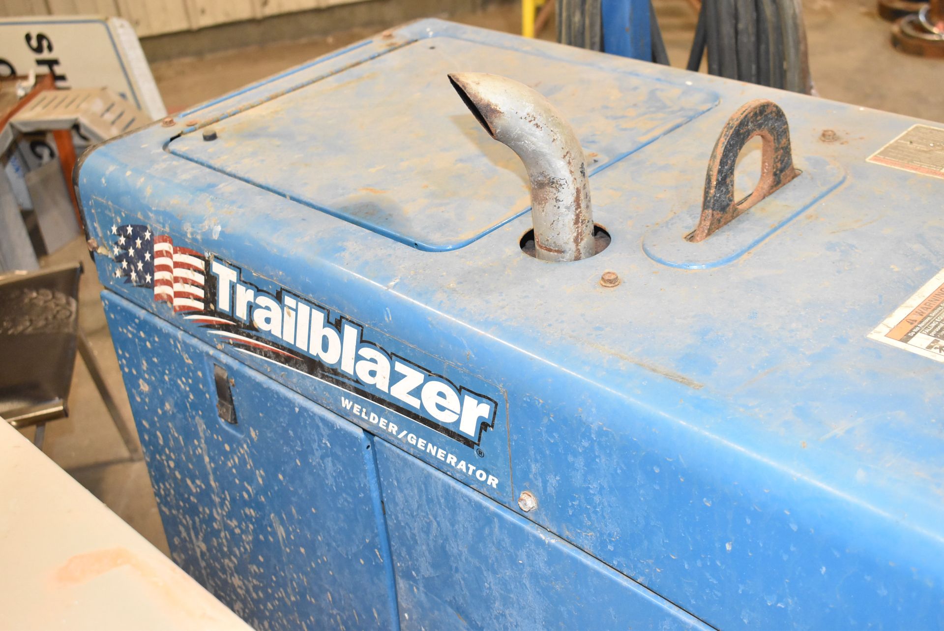 MILLER TRAILBLAZER 302 GAS POWERED CC/CV, AC/DC WELDER WITH 10,500 WATT GENERATOR WITH CABLES AND - Image 3 of 7