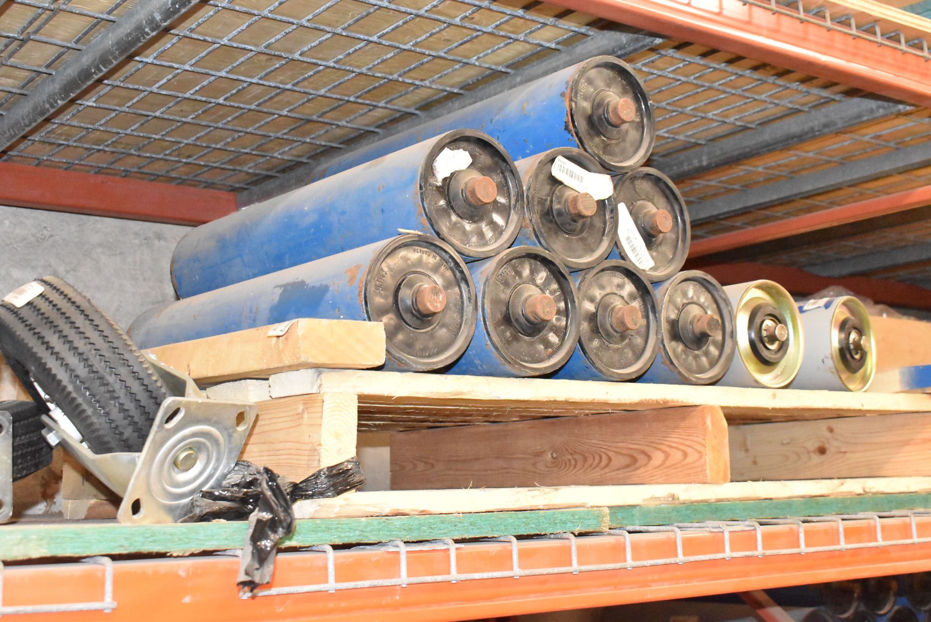 LOT/ CONTENTS OF SHELF CONSISTING OF CONVEYOR ROLLERS (VARIOUS SIZES) (CI) [RIGGING FEE FOR LOT #366 - Image 8 of 15