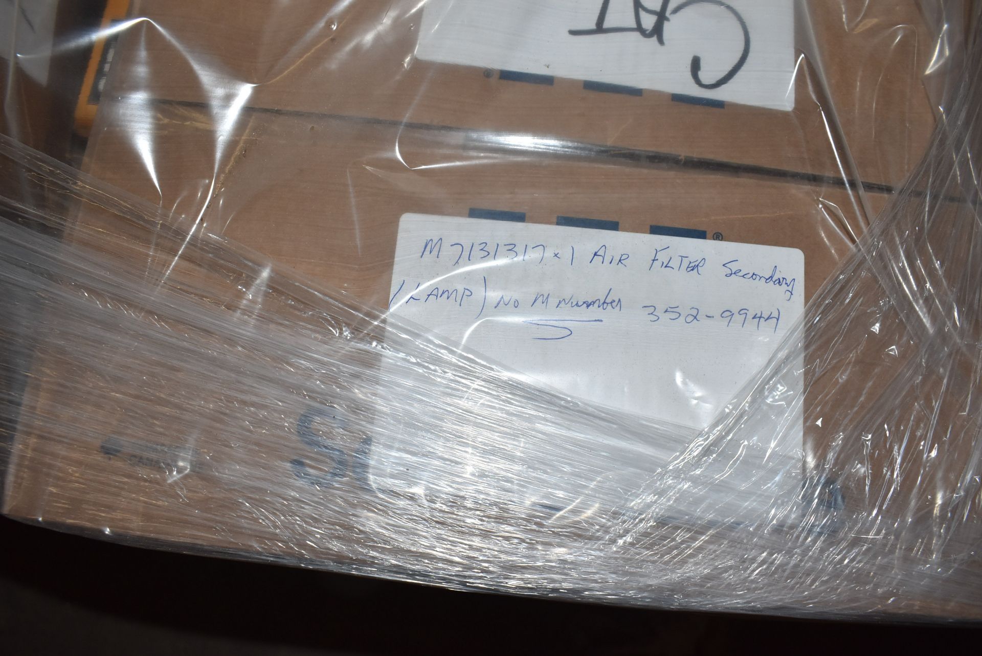 LOT/ PALLET OF CAT PARTS CONSISTING OF FILTERS, FITTINGS AND WIPER BLADES [RIGGING FEE FOR LOT # - Image 3 of 5