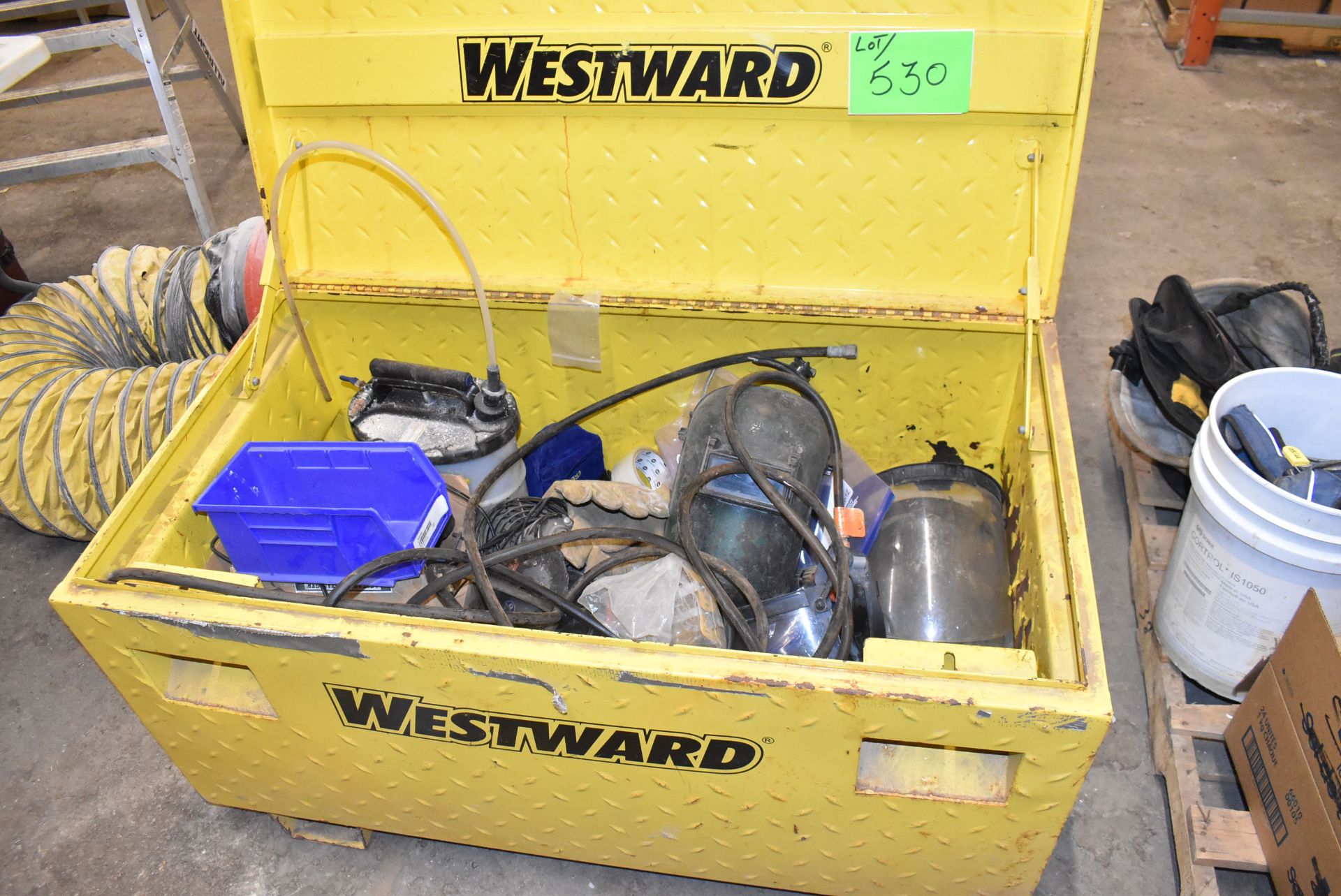 LOT/ WESTWARD JOB BOX WITH CONTENTS [RIGGING FEE FOR LOT #530 - $30 CAD PLUS APPLICABLE TAXES]