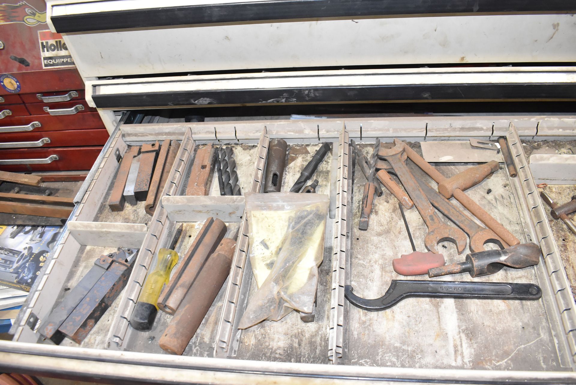 LOT/ CONTENTS OF DRAWER CONSISTING OF DRILLS [RIGGING FEE FOR LOT #204 - $30 CAD PLUS APPLICABLE - Image 2 of 2