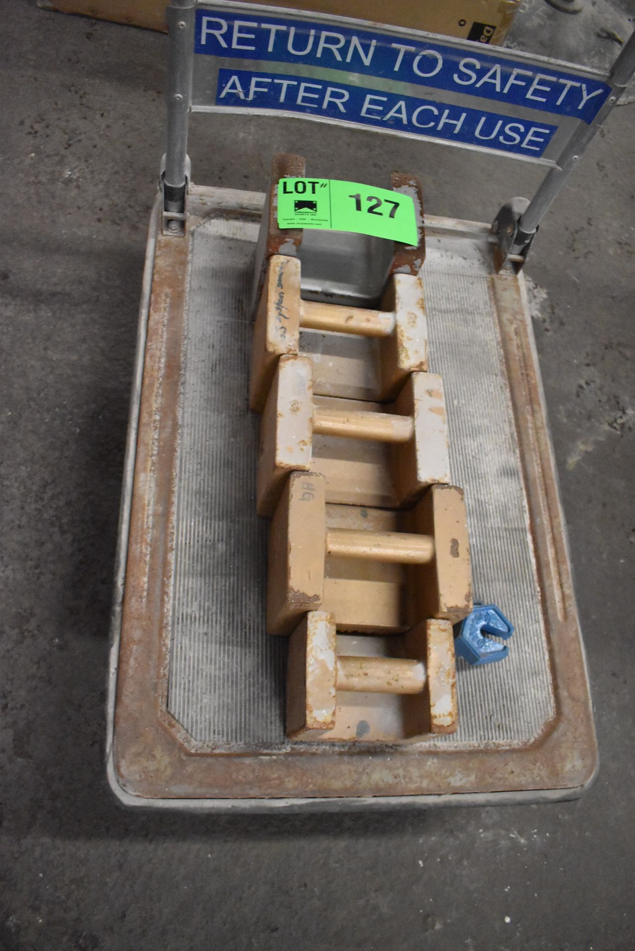 LOT/ CALIBRATION WEIGHTS WITH CART [RIGGING FEE FOR LOT #127 - $30 CAD PLUS APPLICABLE TAXES]