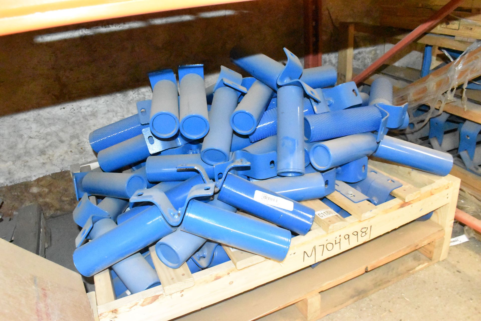 LOT/ CONTENTS OF SHELF CONSISTING OF CONVEYOR ROLLERS (VARIOUS SIZES) (CI) [RIGGING FEE FOR LOT #366 - Image 7 of 15