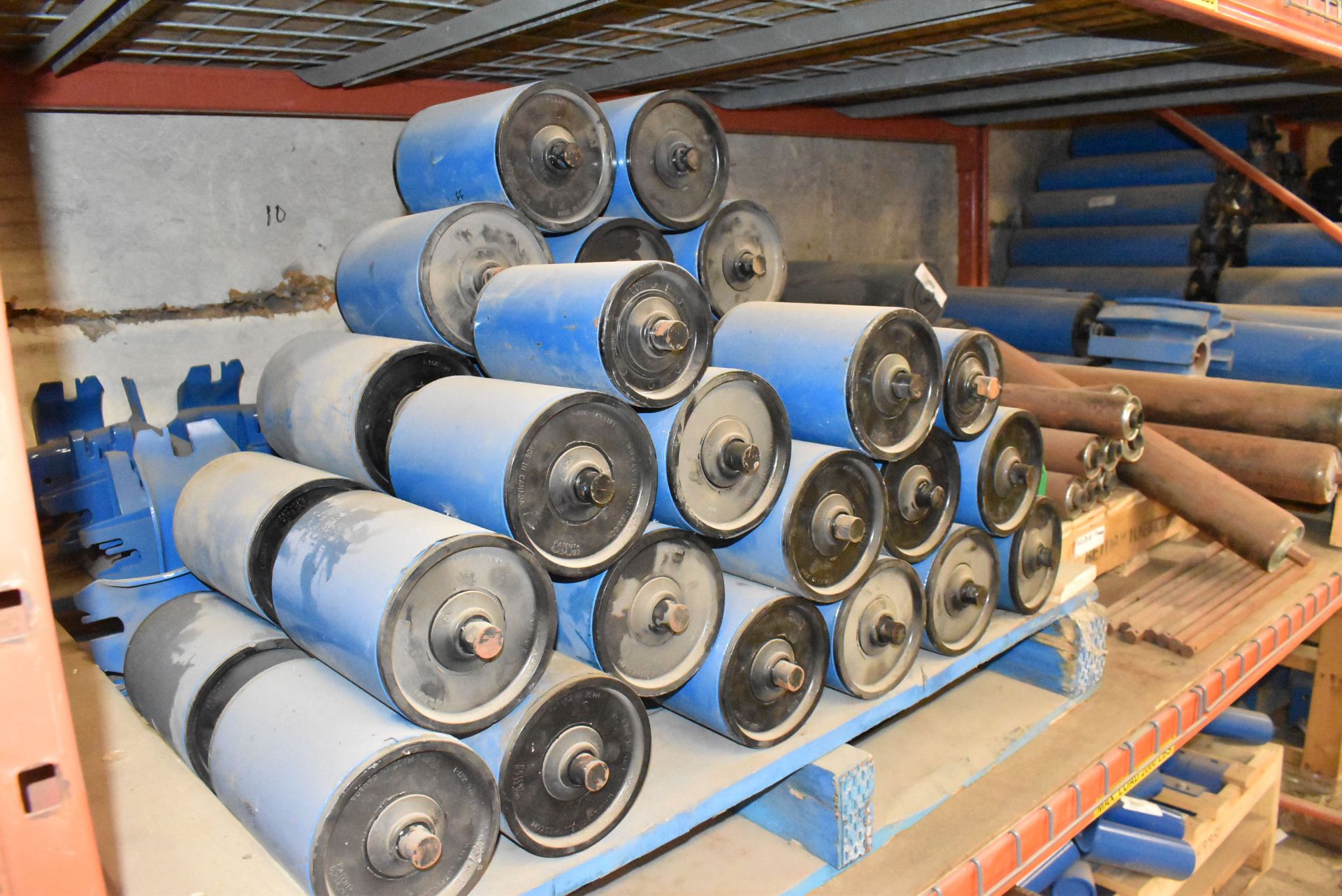 LOT/ CONTENTS OF SHELF CONSISTING OF CONVEYOR ROLLERS (VARIOUS SIZES) (CI) [RIGGING FEE FOR LOT #366 - Image 4 of 15