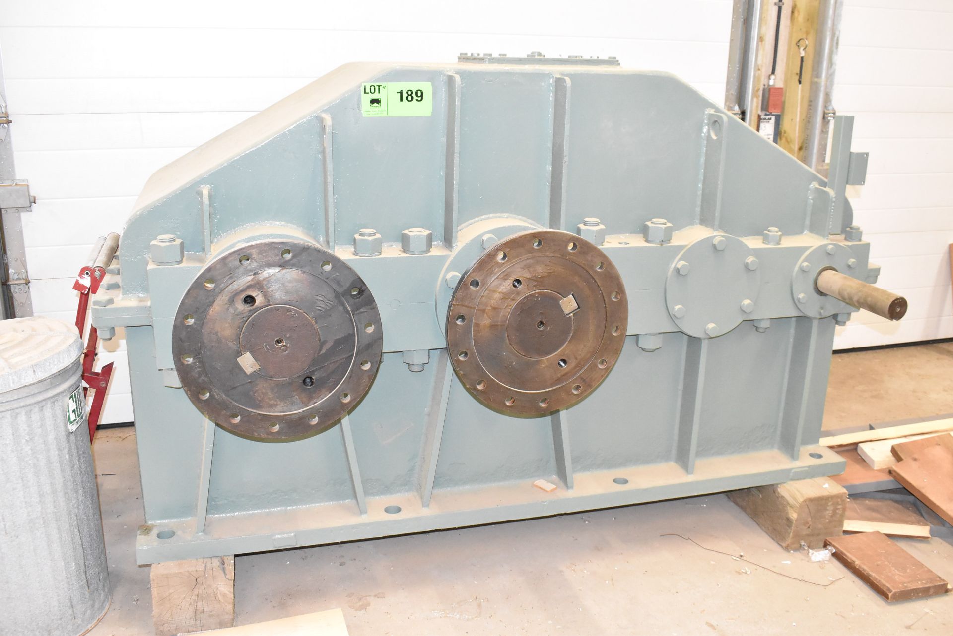 FOOTE-JONES GEAR BOX (CI) [RIGGING FEE FOR LOT #189 - $60 CAD PLUS APPLICABLE TAXES]