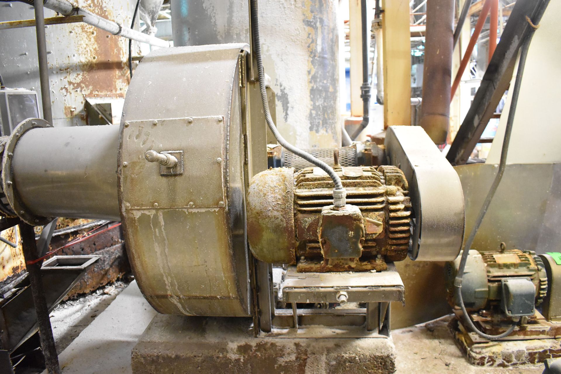 MFG UNKNOWN 15 HP PUMP WITH 1,765 RPM, 575V/3PH/60HZ, S/N N/A [RIGGING FEE FOR LOT #14 - $500 CAD - Image 2 of 4