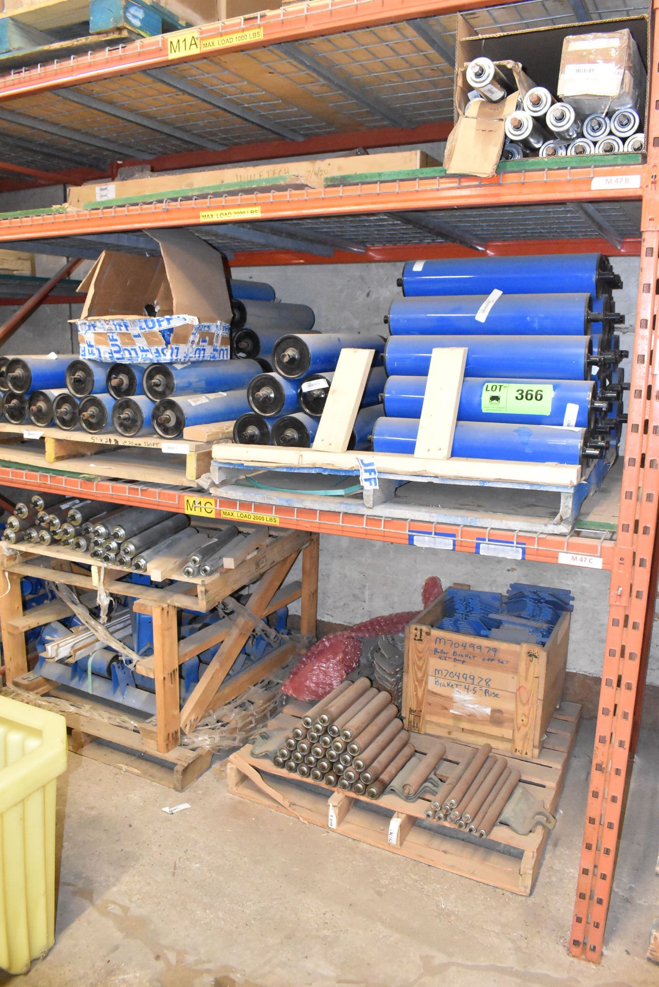 LOT/ CONTENTS OF SHELF CONSISTING OF CONVEYOR ROLLERS (VARIOUS SIZES) (CI) [RIGGING FEE FOR LOT #366
