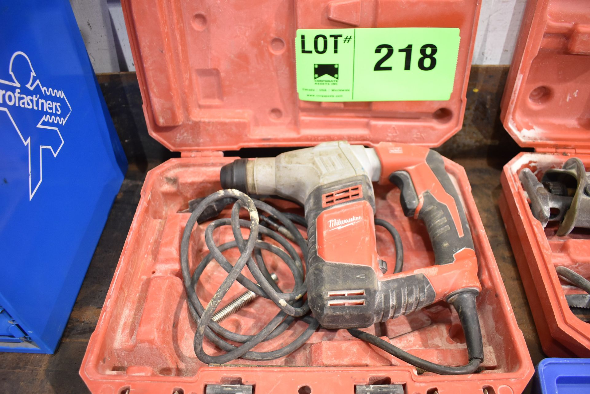 MILWAUKEE ELECTRIC HAMMER DRILL [RIGGING FEE FOR LOT #218 - $20 CAD PLUS APPLICABLE TAXES]