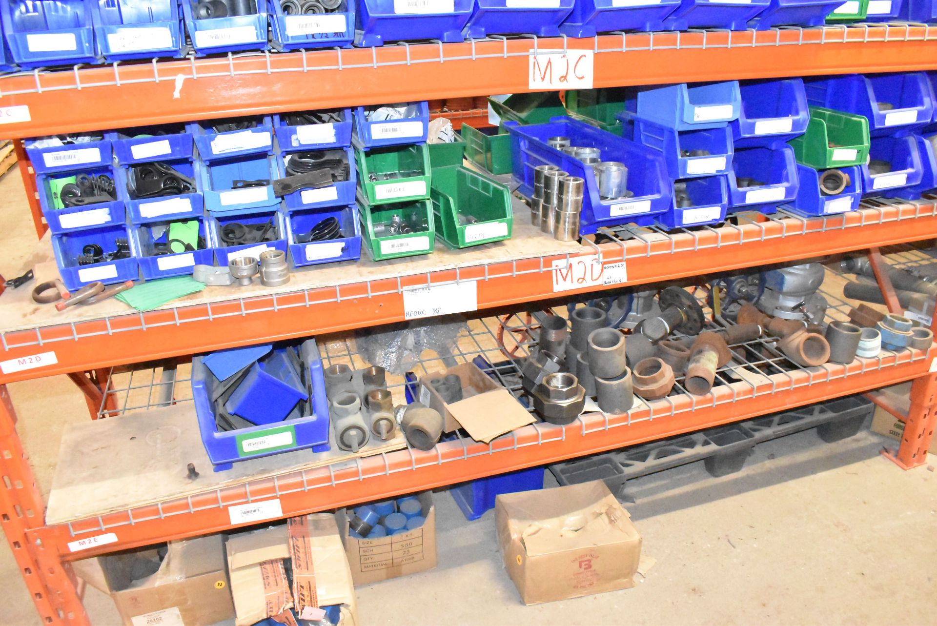 LOT/ CONTENTS OF RACK CONSISTING OF PARTS BINS WITH FITTINGS AND HARDWARE (CI) [RIGGING FEE FOR - Image 4 of 10