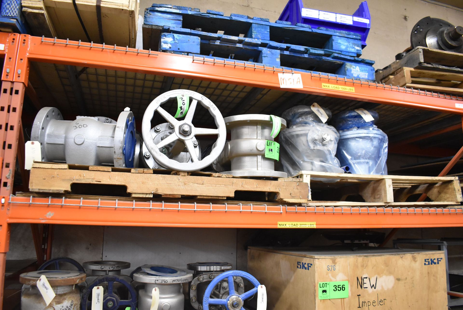 LOT/ CONTENTS OF SHELF CONSISTING OF 8" AND 6" BALL VALVES (CI) [RIGGING FEE FOR LOT #357 - $50 - Image 2 of 5