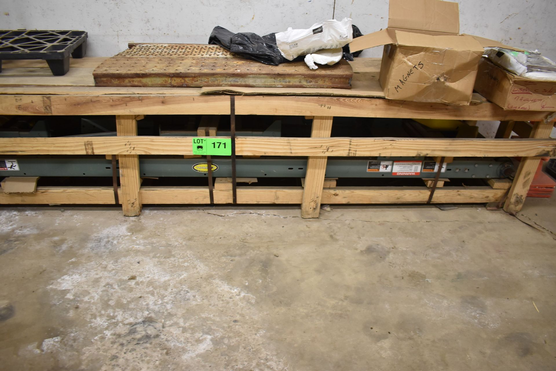 HYTROL  BELT CONVEYOR S/N N/A (CI) [RIGGING FEE FOR LOT #171 - $30 CAD PLUS APPLICABLE TAXES] - Image 2 of 2