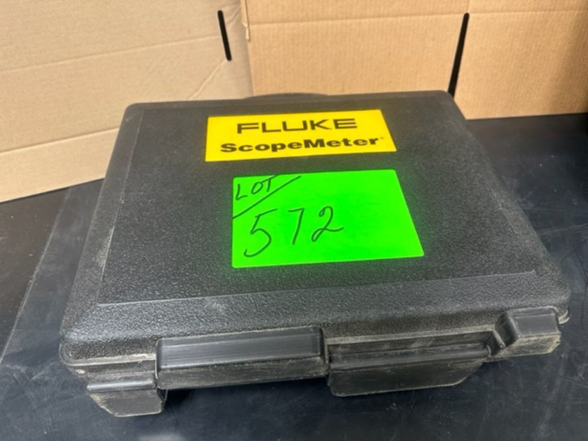 FLUKE 123 INDUSTRIAL SCOPEMETER S/N N/A [RIGGING FEE FOR LOT #572 - $20 CAD PLUS APPLICABLE TAXES] - Image 4 of 4