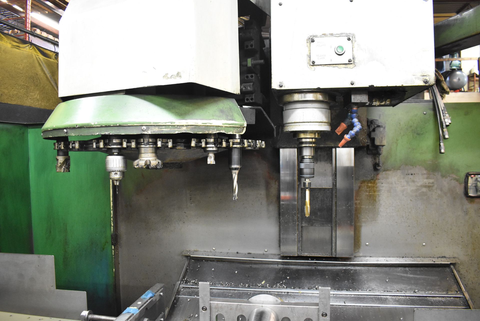 LEADWELL MCV-760XL CNC VERTICAL MACHINING CENTER WITH FANUC OM CNC CONTROL, 19.5" X 39" T-SLOT - Image 4 of 6