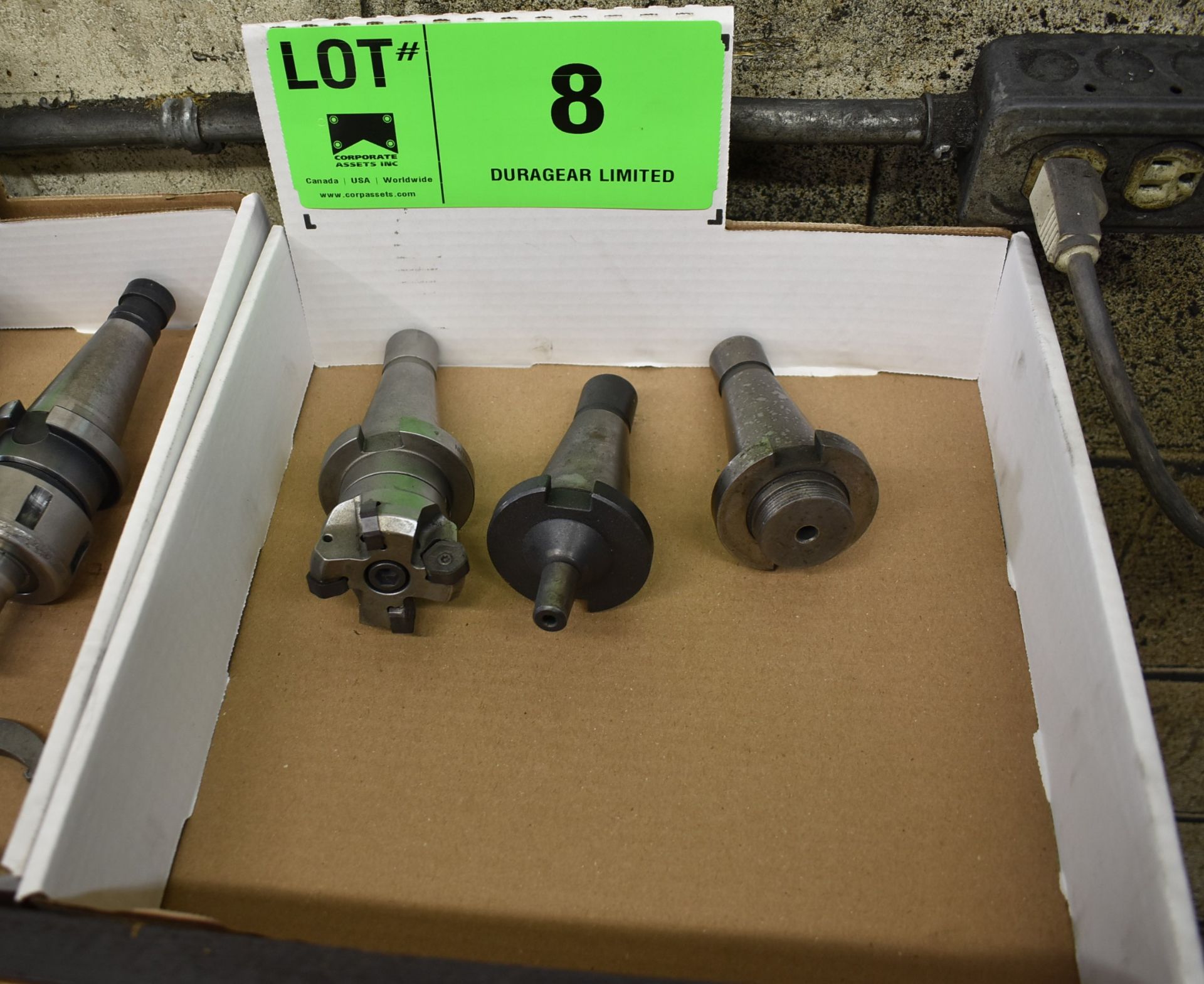 LOT/ 40 TAPER TOOL HOLDERS