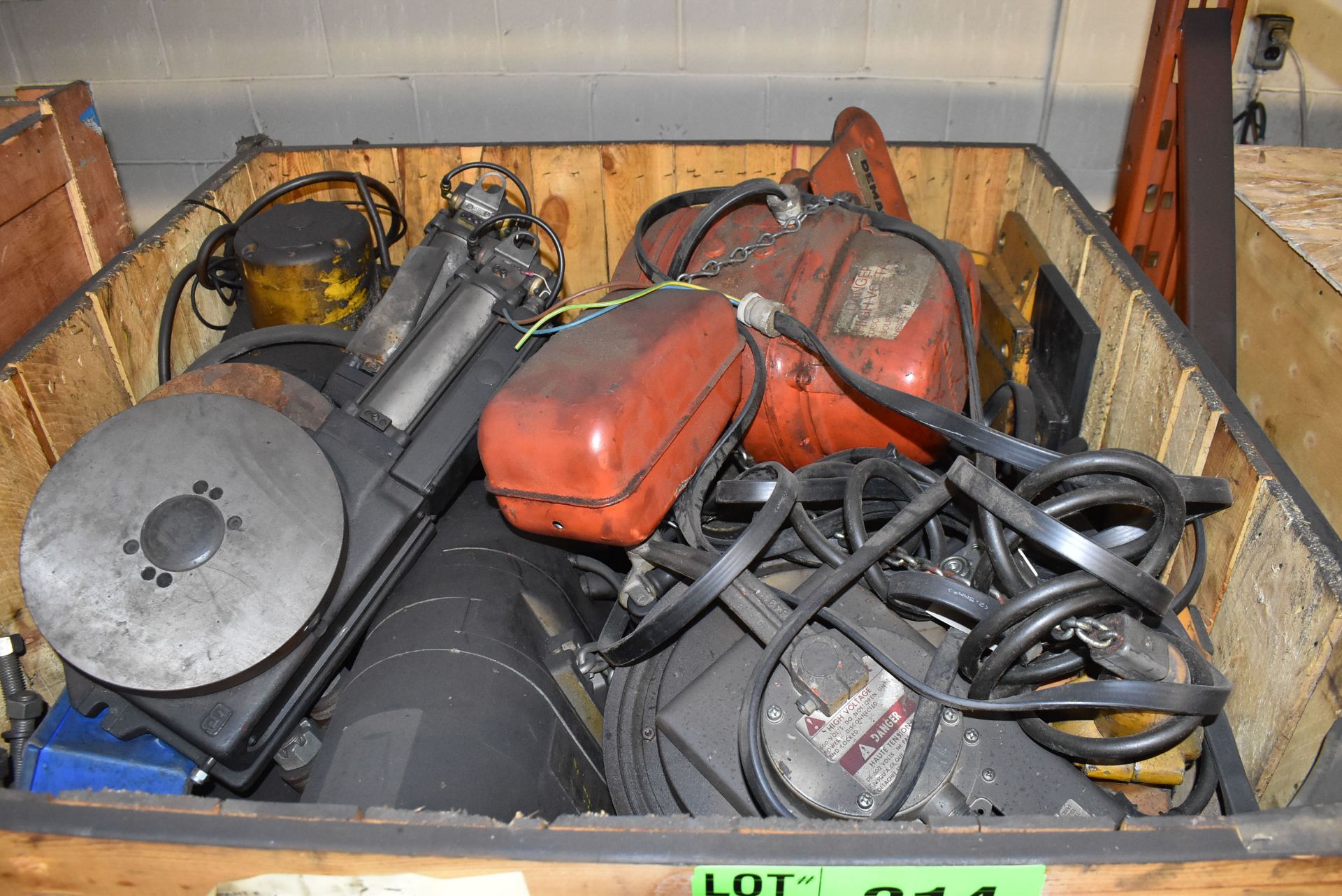 LOT/ CONTENTS OF PALLET CONSISTING OF ELECTRIC HOISTS - Image 3 of 3