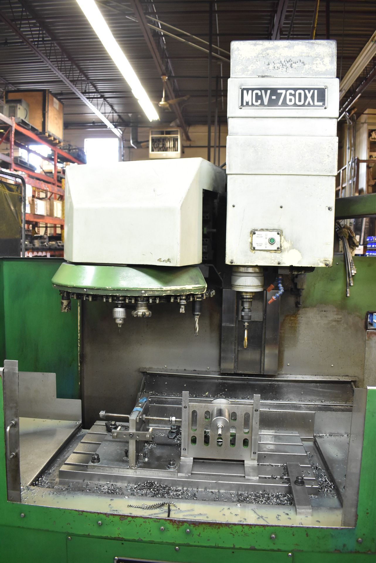 LEADWELL MCV-760XL CNC VERTICAL MACHINING CENTER WITH FANUC OM CNC CONTROL, 19.5" X 39" T-SLOT - Image 3 of 6