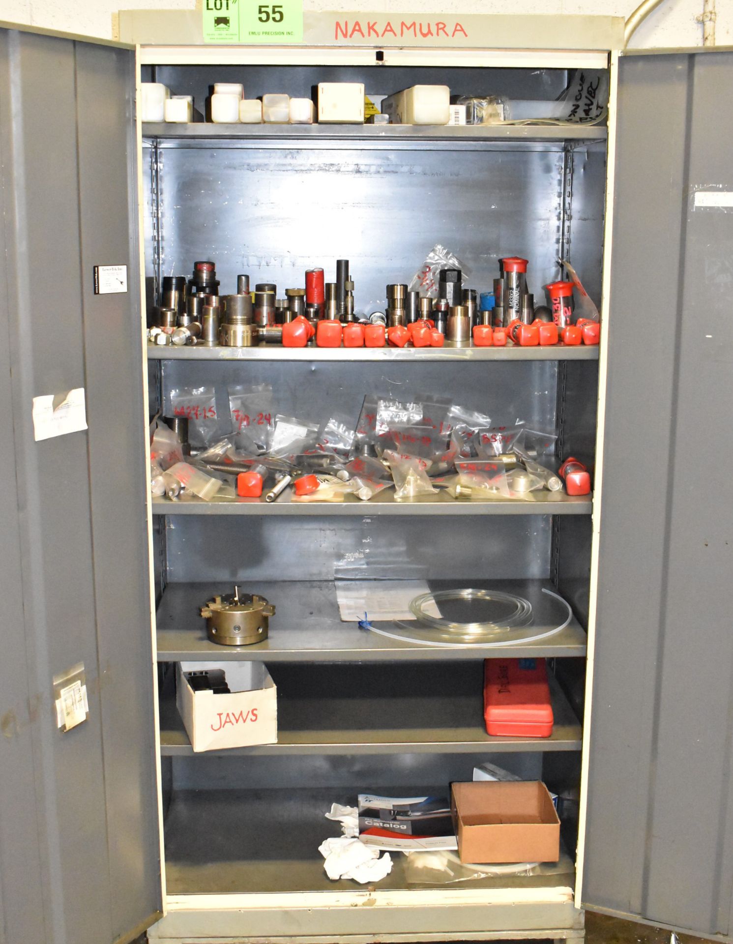 LOT/ CABINET WITH CONTENTS CONSISTING OF LATHE ACCESSORIES