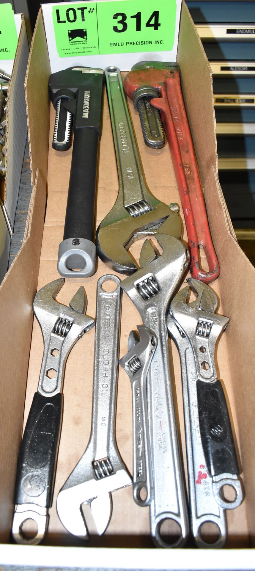LOT/ ADJUSTABLE WRENCHES