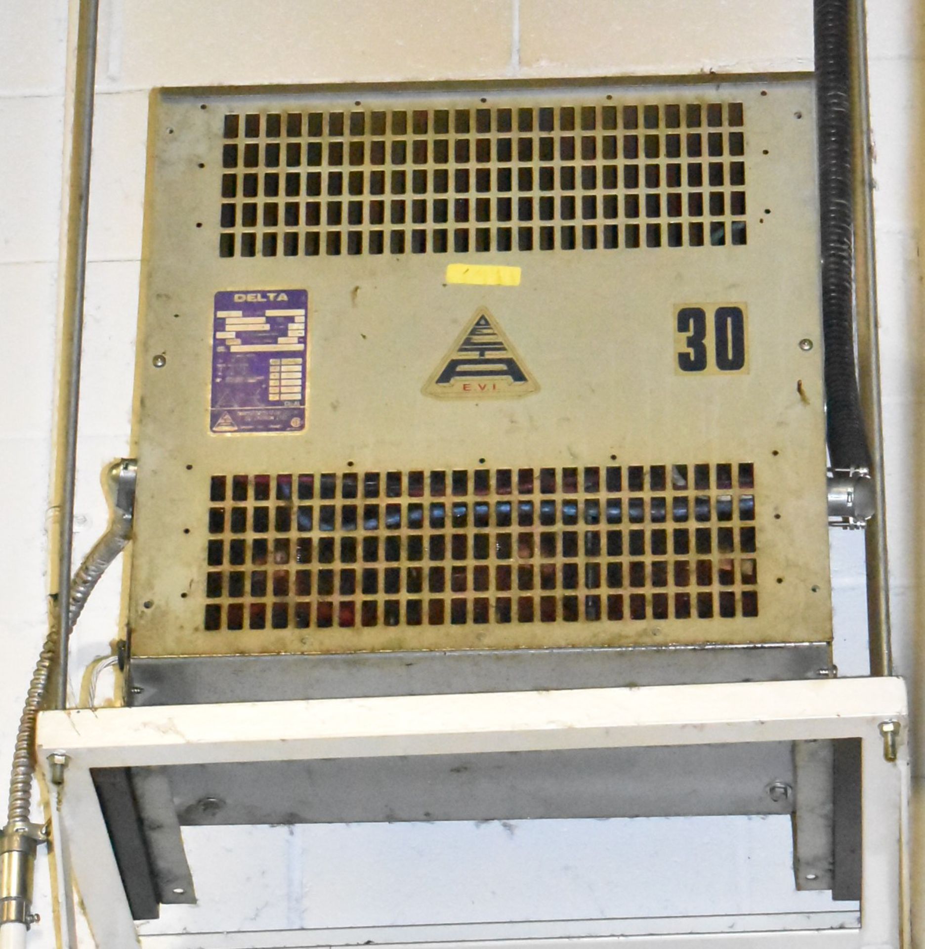 DELTA 30 KVA TRANSFORMER, 589-575-561-546V/3PH/60HZ, S/N N/A (CI) [RIGGING FE FOR LOT #30 - $125 CAD