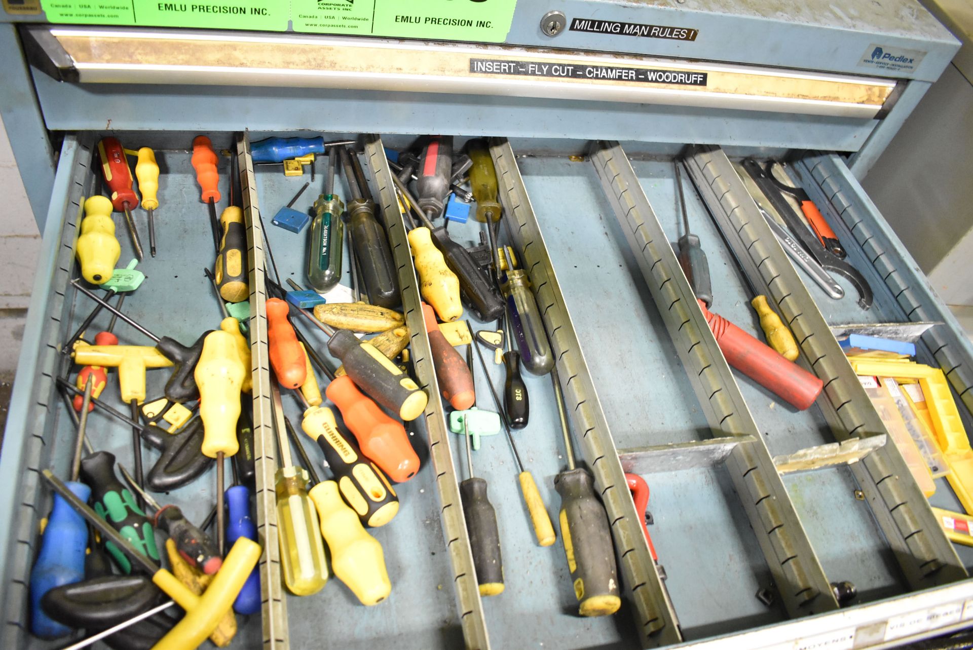 LOT/ CONTENTS OF TOOL CABINET CONSISTING OF HAND TOOLS