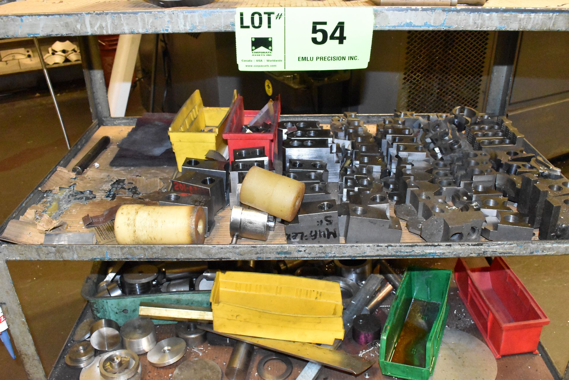 LOT/ SHOP CART WITH 10" 3-JAW CHUCK, CHUCK JAWS AND LATHE ACCESSORIES - Image 2 of 2