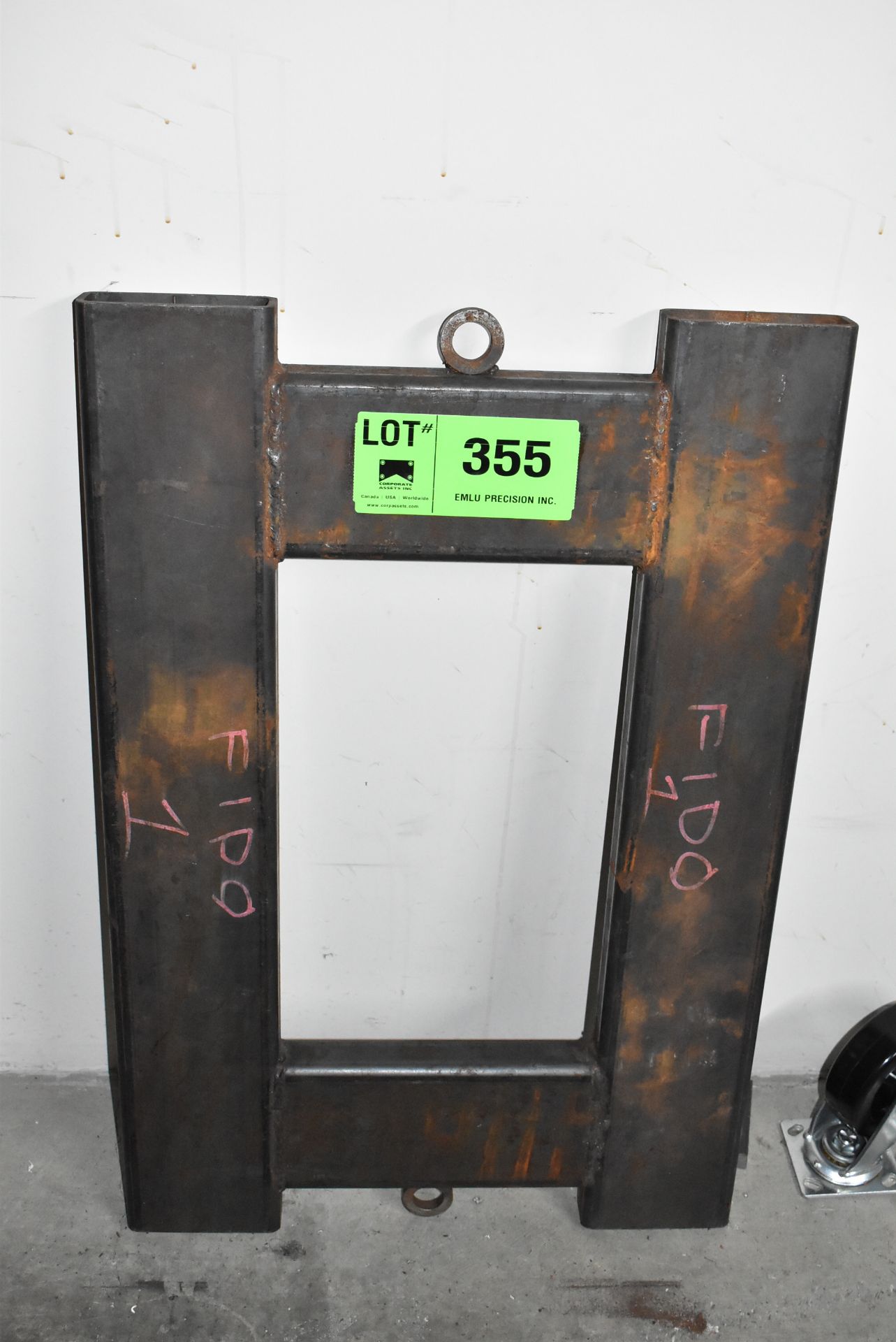 FORKLIFT PULLER ATTACHMENT, S/N N/A