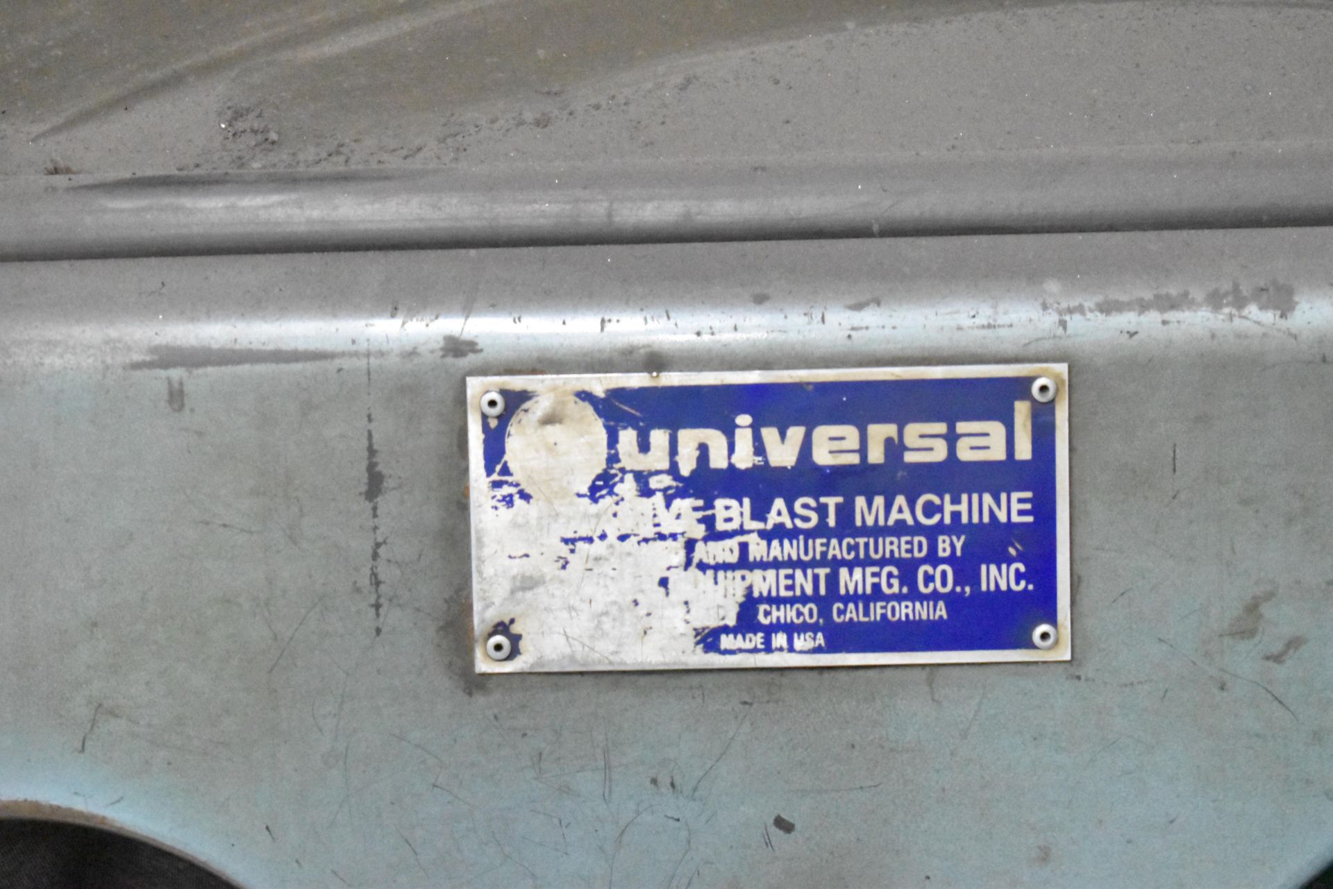 UNIVERSAL 36P-CAB.ONLY SANDBLAST CABINET, S/N 02400 (CI) (LOCATED AT 5830 AV. ANDOVER, MONT-ROYAL, - Image 2 of 3