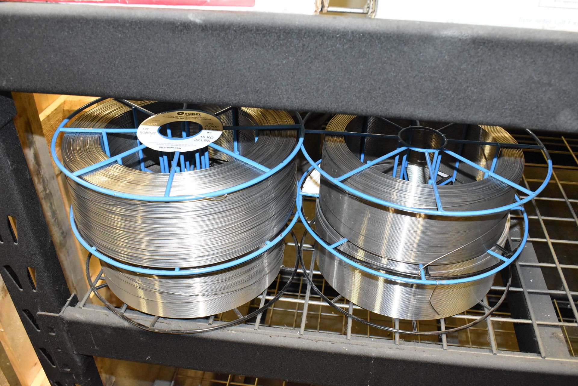 LOT/ SHELF WITH CONTENTS CONSISTING OF WELDING WIRE AND ELECTRODES - Image 8 of 8