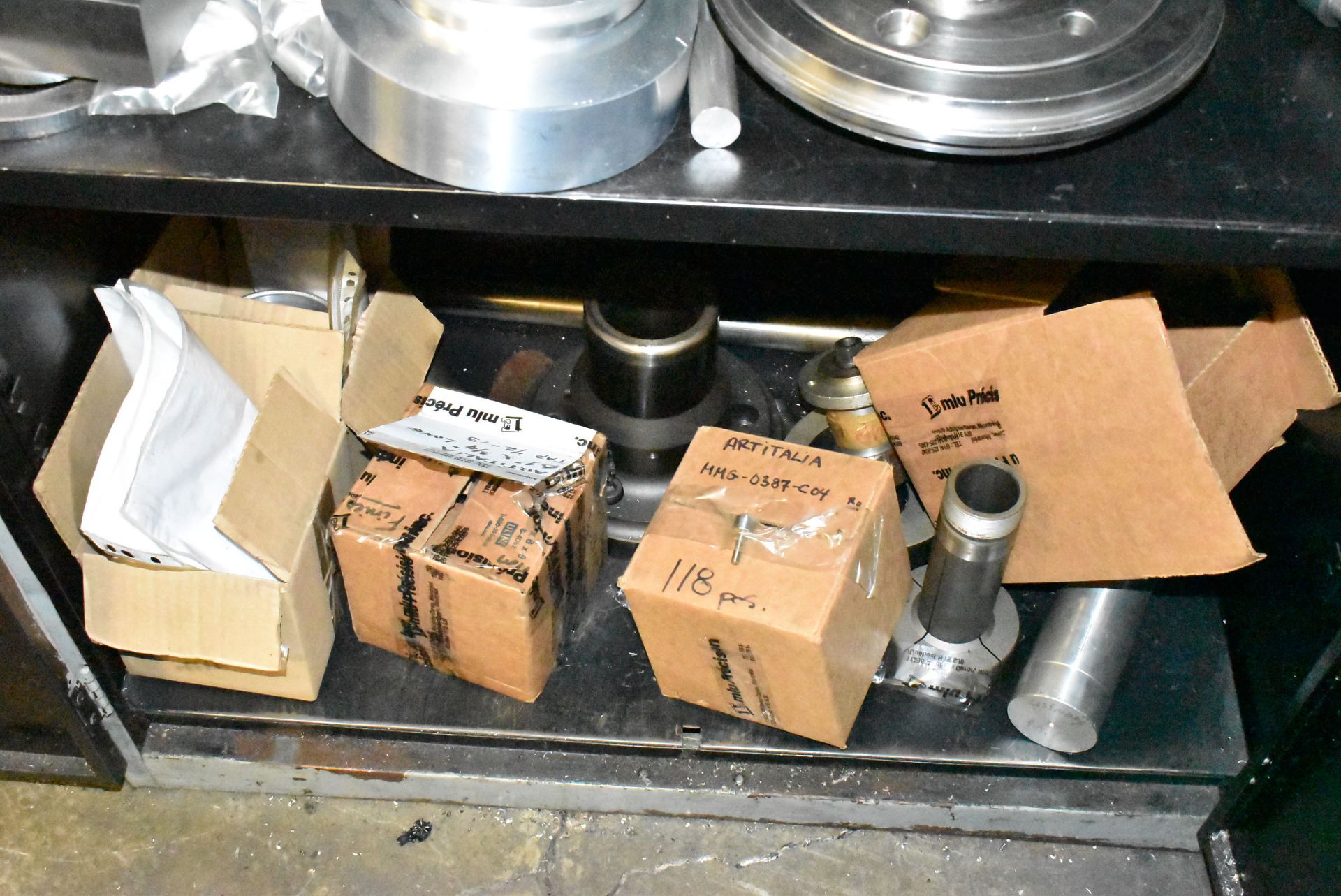 LOT/ (2) CABINETS WITH CONTENTS CONSISTING OF LATHE ACCESSORIES - Image 4 of 6