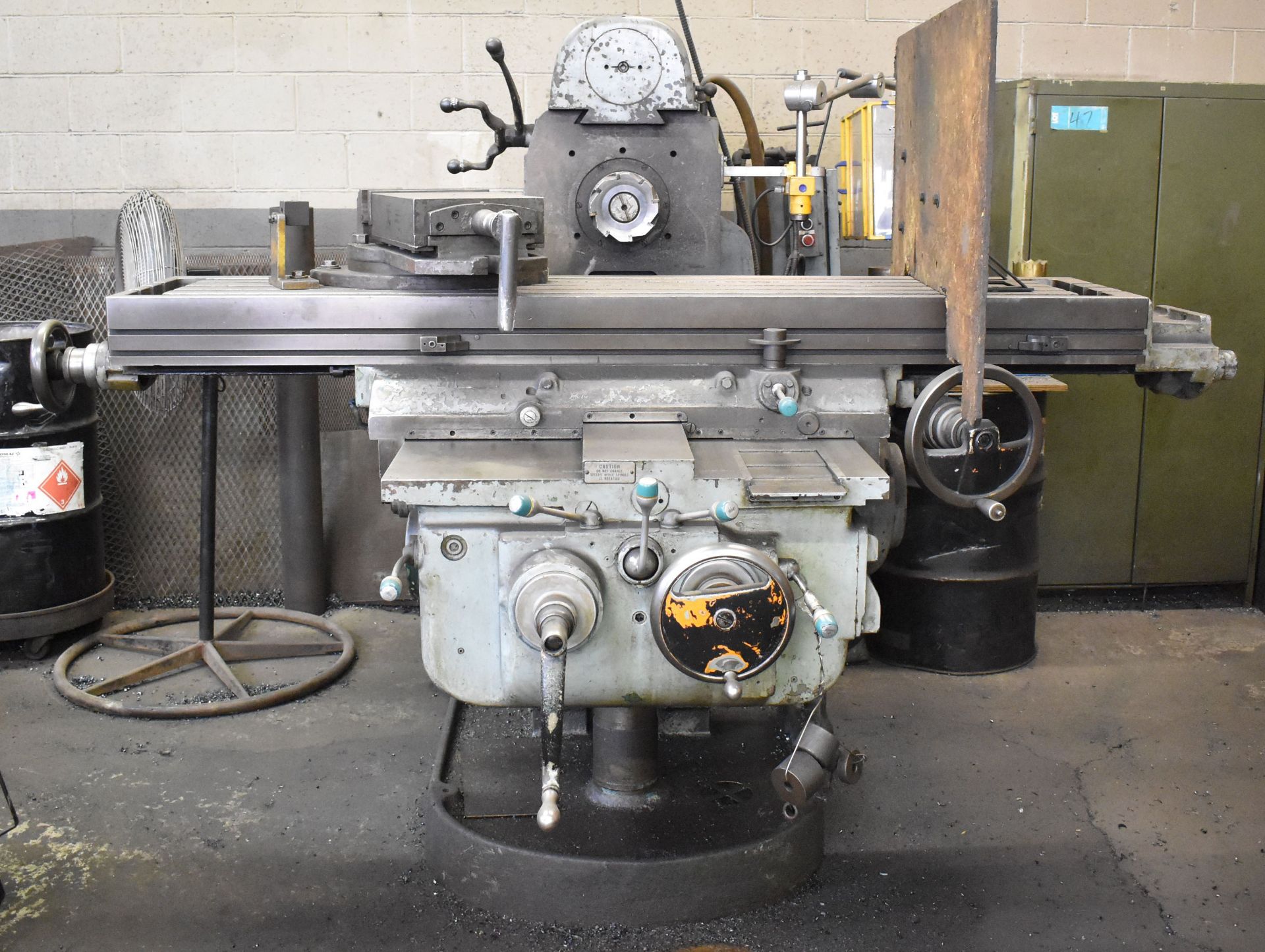 CINCINNATI 420-18 DP MILLING MACHINE WITH 18" X 80" TABLE, SPEEDS TO 4,000 RPM, 10" MACHINE VISE,