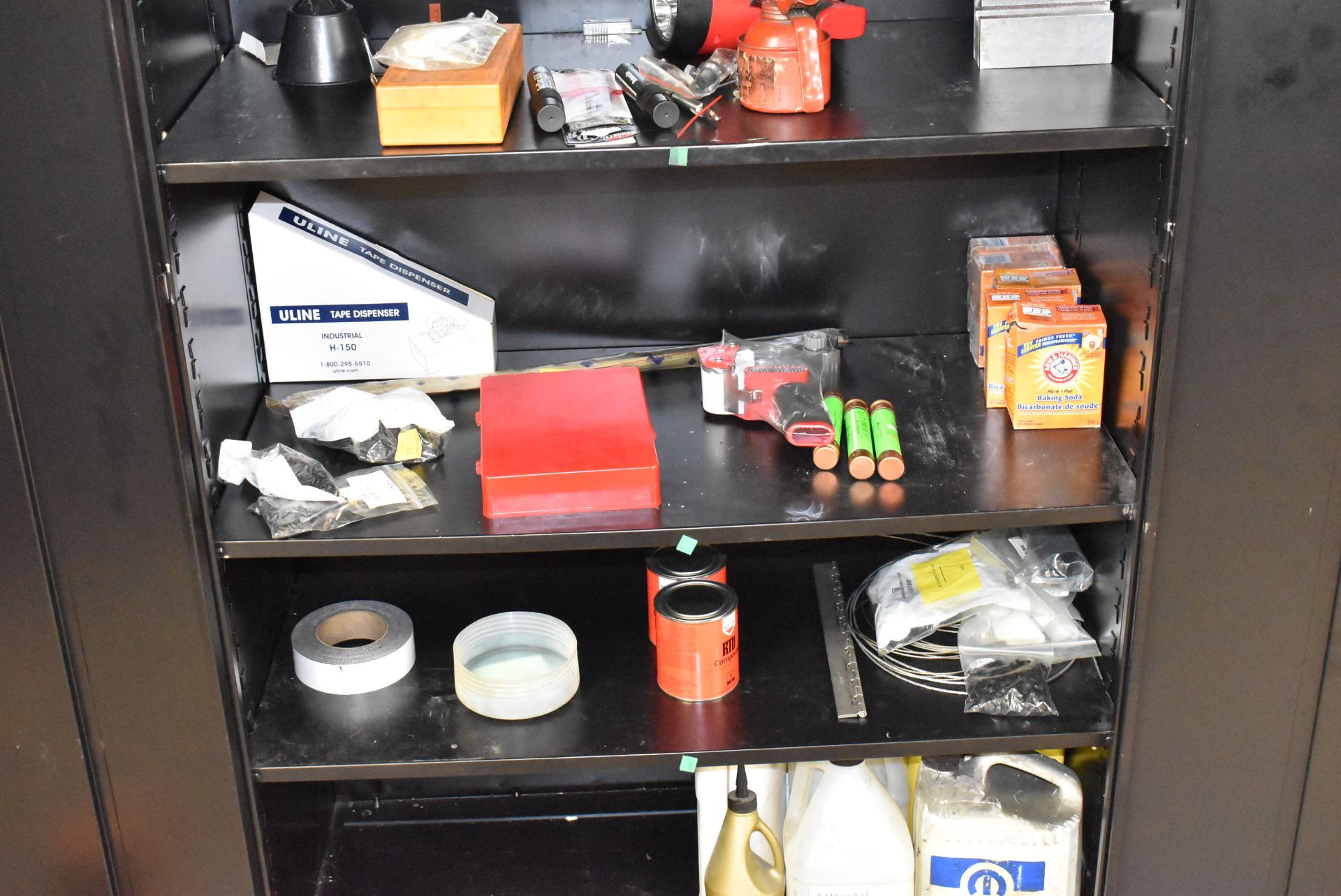 LOT/ CABINET WITH CONTENTS CONSISTING OF OILS AND SUPPLIES - Image 3 of 4