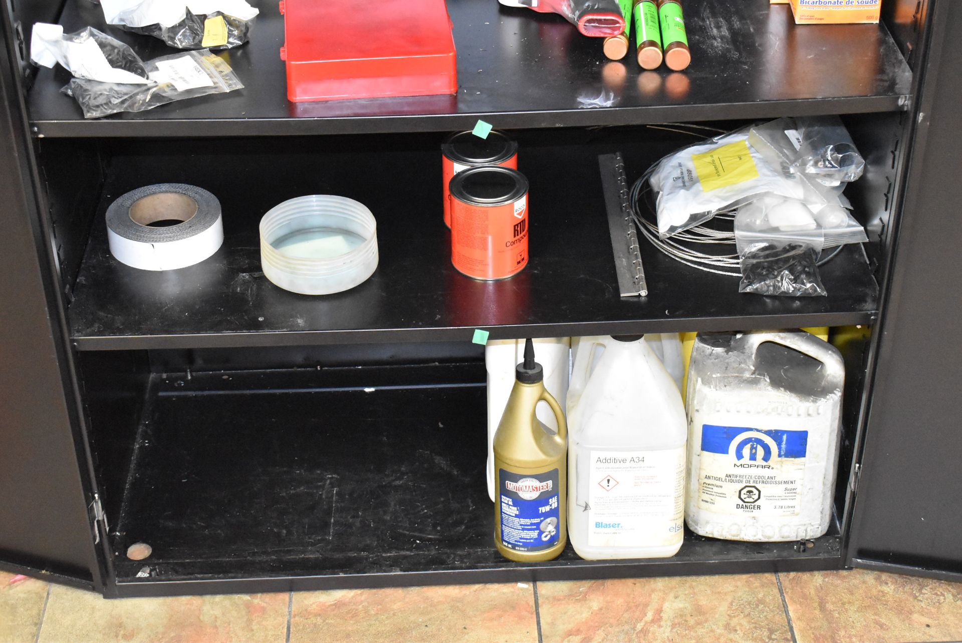 LOT/ CABINET WITH CONTENTS CONSISTING OF OILS AND SUPPLIES - Image 4 of 4