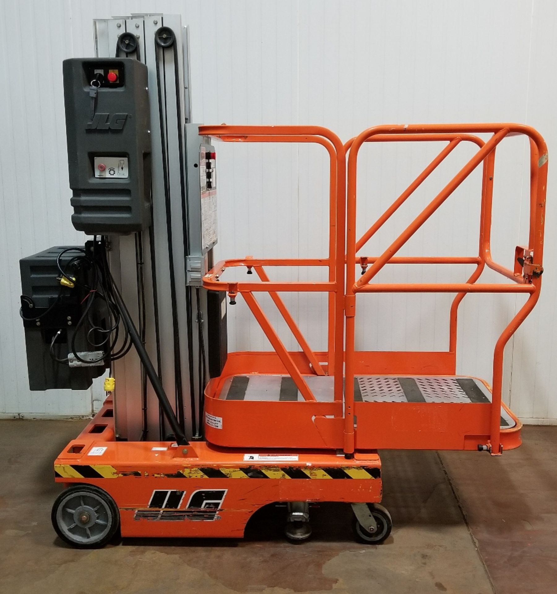 JLG (2001) 15SP 400 LB. CAPACITY 12V ELECTRIC ORDER PICKERS WITH 180" MAX. LIFT HEIGHT, BUILT-IN