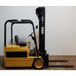 CATERPILLAR (1992) F30 3,000 LB. CAPACITY 48V ELECTRIC 3-WHEEL FORKLIFT WITH 218" MAX. LIFT